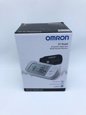 Elektronisches Blutdruckmessgerät Omron X7 Smart für den Oberarm mit Bluetooth