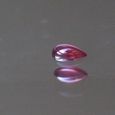 1 Turmalin rot himbeer 1,13 ct Tropfen Cabochon 3,3 x 4,1 x 8,3 mm augenrein