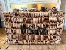 Mittelgroßer Fortnum and