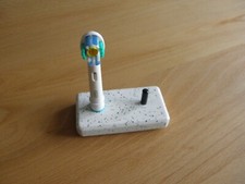 Zahnbürstenhalter, 2 Aufsätze / Braun ORAL B /aus Varicor / eig. Herstellung