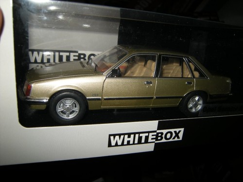 White box opel - 1:24,