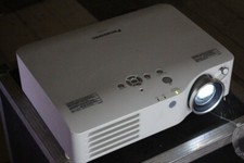 *Panasonic PT-AX100E*Heimkino