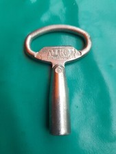 Dornschlüssel mit Innenvierkant    6mm Vierkantschlüssel