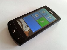 LG-E900 SCHWARZ TOP+OVP+VIELE EXTRAS+RECHNUNG+DHL VERSAND