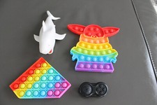 Anti-Stress Spielzeug für Kinder und Erwachsene: Squeeze Sand gefüllt Hai +Bdwin