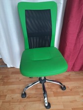 Zwei Schreibtischstühle für