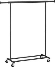 Kleiderständer auf Rollen