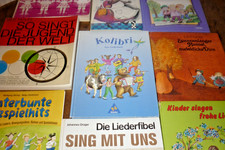 9 alte Liederbücher Kolibri