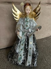 Zwei zauberhafte Rauschgoldengel in Samt und Brokat