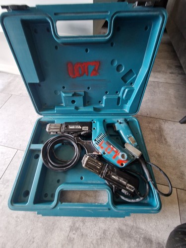 Makita 6833 magazin - 6833--,