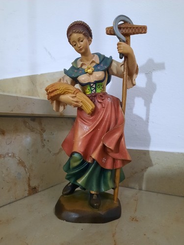 Holzfigur handgeschnitzt