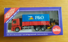 SIKU - 2933 - MB-2631 Lkw mit Mitnahmestapler "P&O" (mit Defekt) in OVP