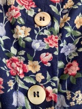 figurbetontes Kleid mit