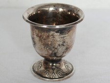 SCHÖNER ALTER EIERBECHER AUS