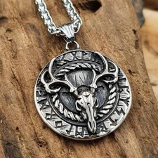 Hirsch Anhänger verziert mit