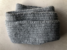 selbstgestrickter schal - in