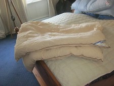 DAUNENSTEPPBETT  BEIGE DAUNE