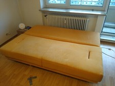 Schlafcouch orange mit Bettkasten, gebraucht.
