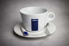Lavazza Milchkaffee 6 x Tassen mit 6 x  Untertassen 