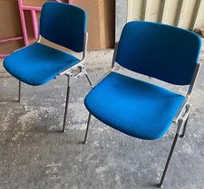 Stück blauer stuhl von - 1,
