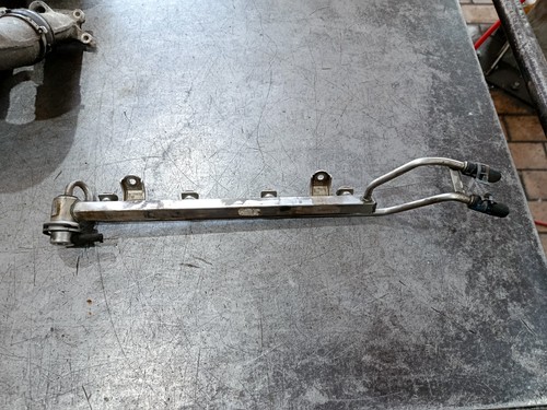Audi einspritzleiste - a3, 8l