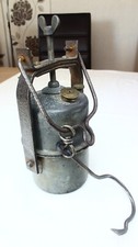 Antike karbitlampe mit neuem - karbitlampe,