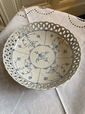 Schale mit durchbrochenem Rand