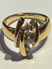 Sehr schöner Ring mit Stein (wahrscheinlich Zirkonia) Größe 62