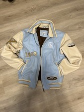 Karl Kani Jacke - College Retro Stil - Größe S - Beige/Hellblau