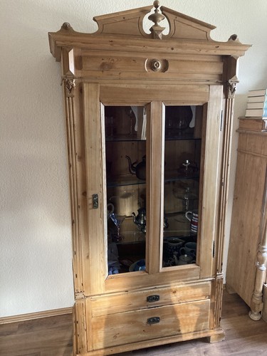 Vitrinenschrank antik