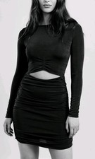 Langarm Minikleid mit Cut-Out