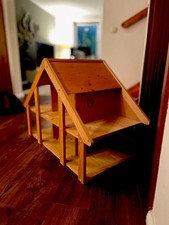 Grosses Holzpuppenhaus leer 