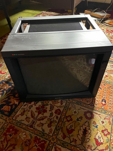 Sony trinitron pvm 2130qm crt - sony,