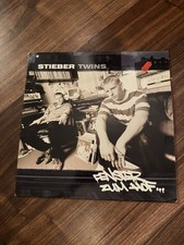 Stieber Twins Fenster zum Hof