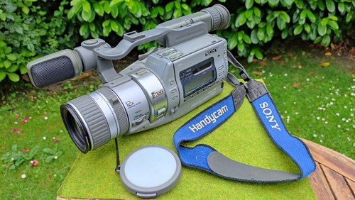 Sony handycam pro ccd - sony,
