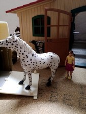 🐴Schleich 42195 Pferdestall mit Pferden -anhänger Jeep Reiter uvm in OVP TOP🐴