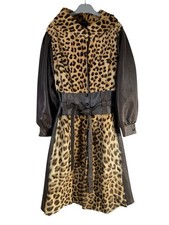 Damenmantel mit Leopardenfell