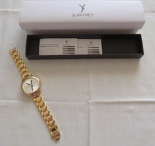 Goldstück sucht Handgelenk - Damen Armbanduhr Suri Frey - neu und stylisch