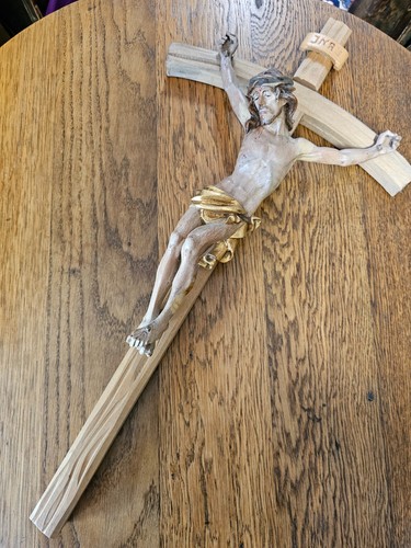 Schönes älteres kreuz - schönes,