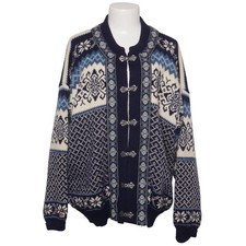 Nordstrikk, Strickjacke