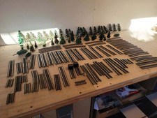 Piko Schienen und Bäume aus