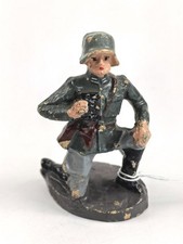 Masse Figur, einen knienden Offizier mit Fernglas Darstellend. Gesamthöhe 6cm