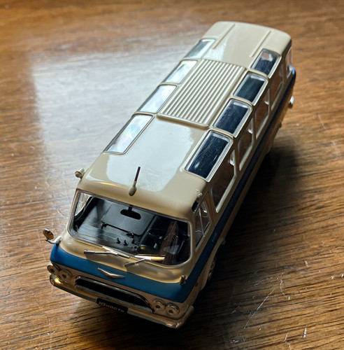 Agostini zil 118 - de,