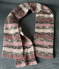 Handgestrickter  Schal