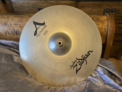 Zildjian custom crash in - a,