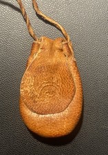 Vintage Leder Amulettbeutel Handarbeit mystisch Medizinbeutel 5x3 cm