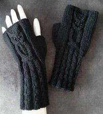Armstulpen Pulswärmer handgestrickt Schwarz mit Daumen Eule Eulenmotiv