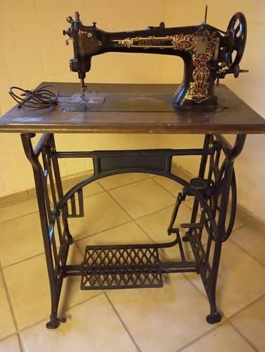 Antike anker nähmaschine auf - nähmaschine,