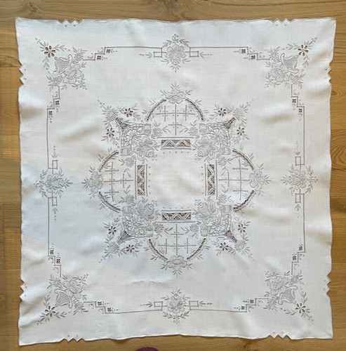 Besonders schöne mitteldecke - besonders,