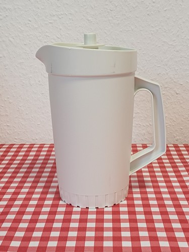 Tupperware pitcher - tupperware,
